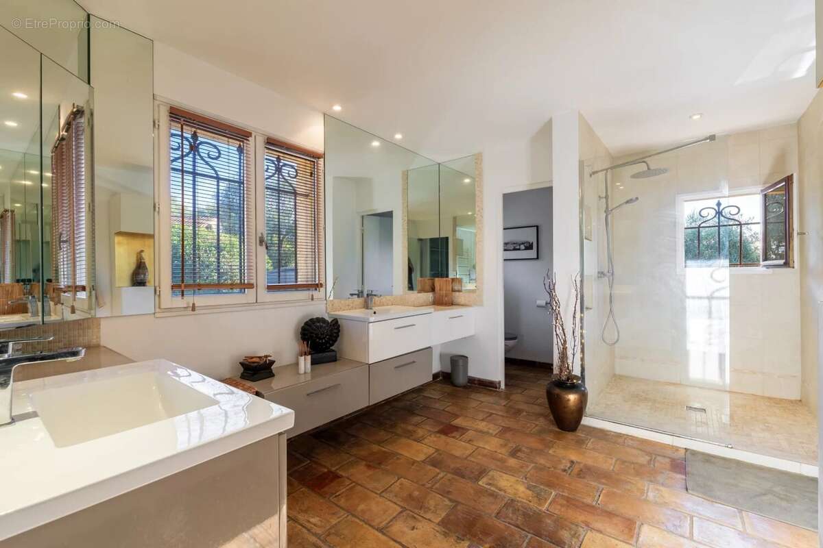 Maison à TOURRETTES-SUR-LOUP