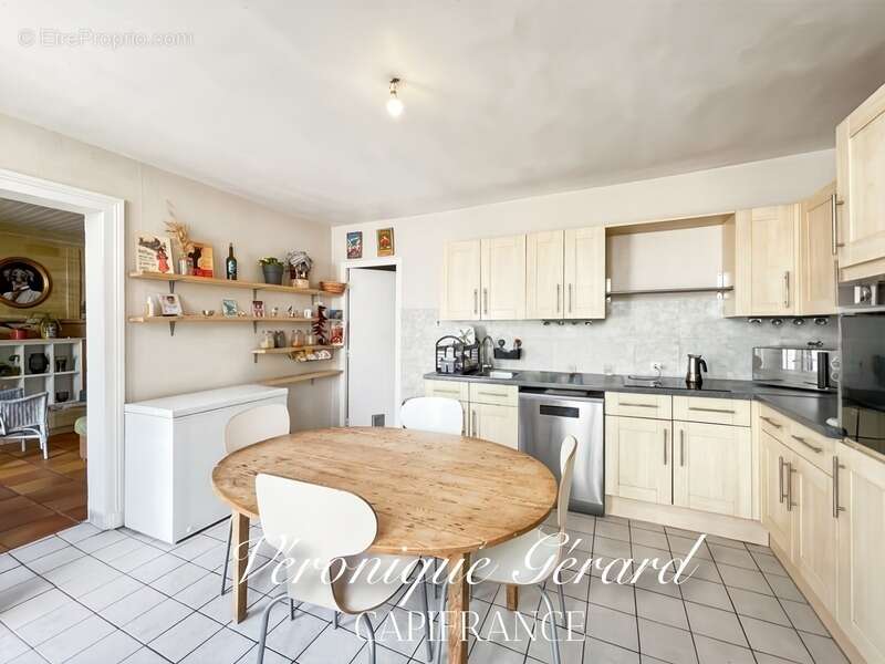 Maison à SAINT-MEDARD-DE-GUIZIERES