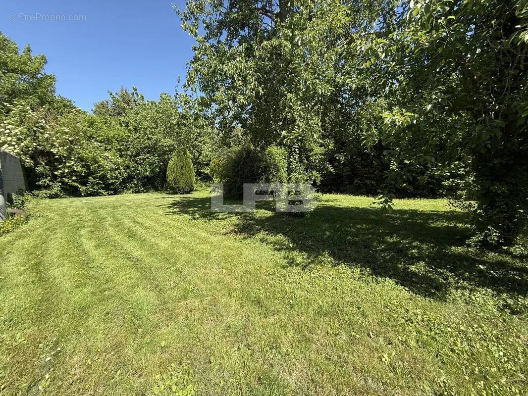 Terrain à GRISY-LES-PLATRES