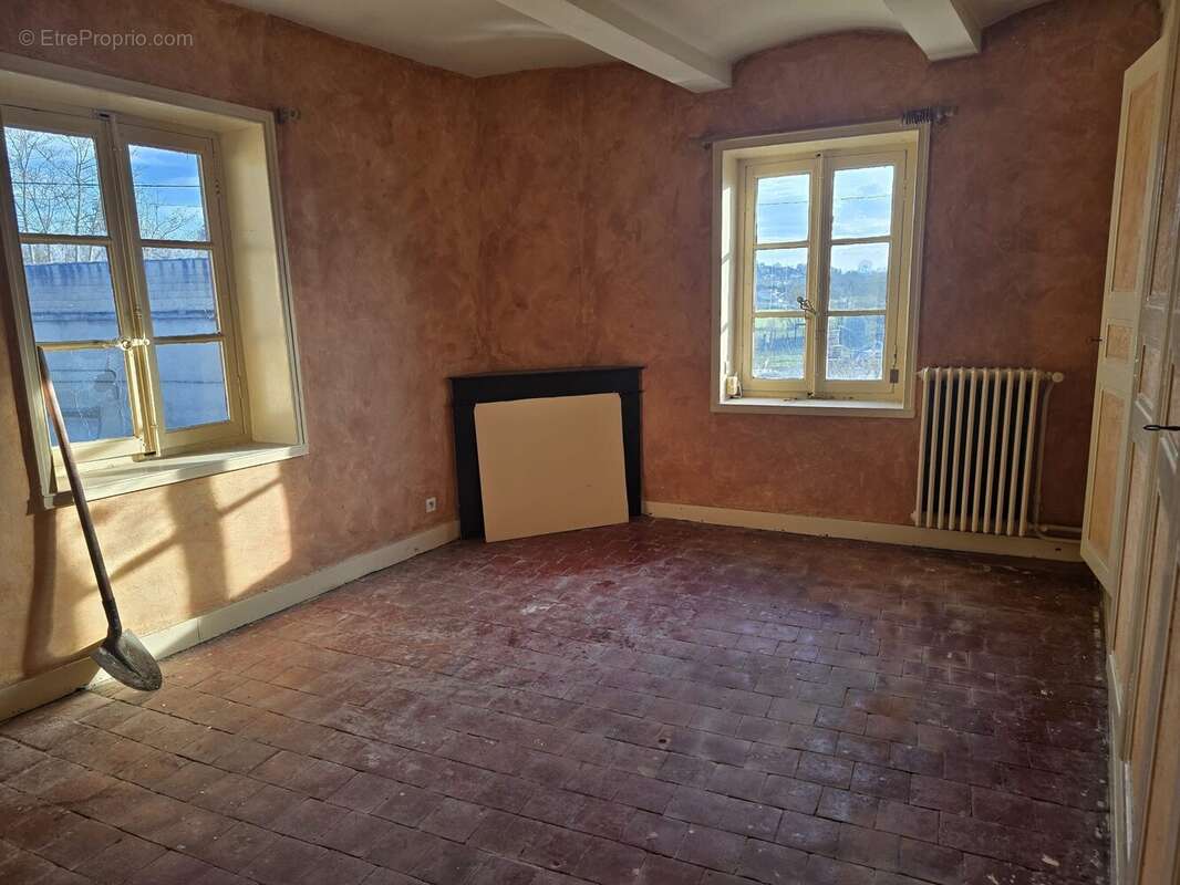 Commerce à GUEREINS