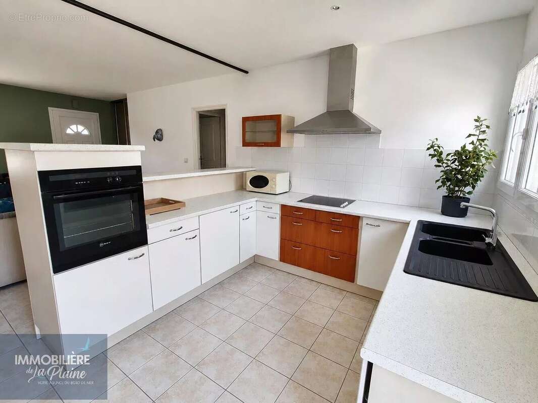 maison de plain pied sur un beau terrain - photo 2