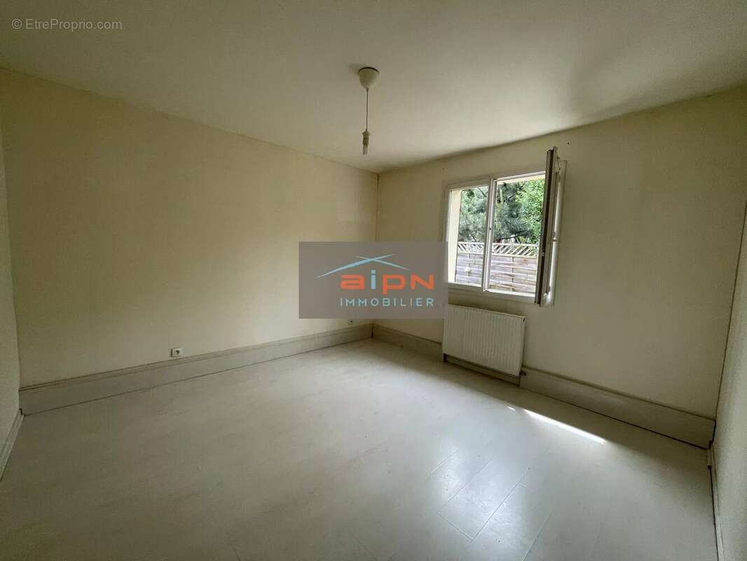 Maison à SAINT-ETIENNE-DU-ROUVRAY