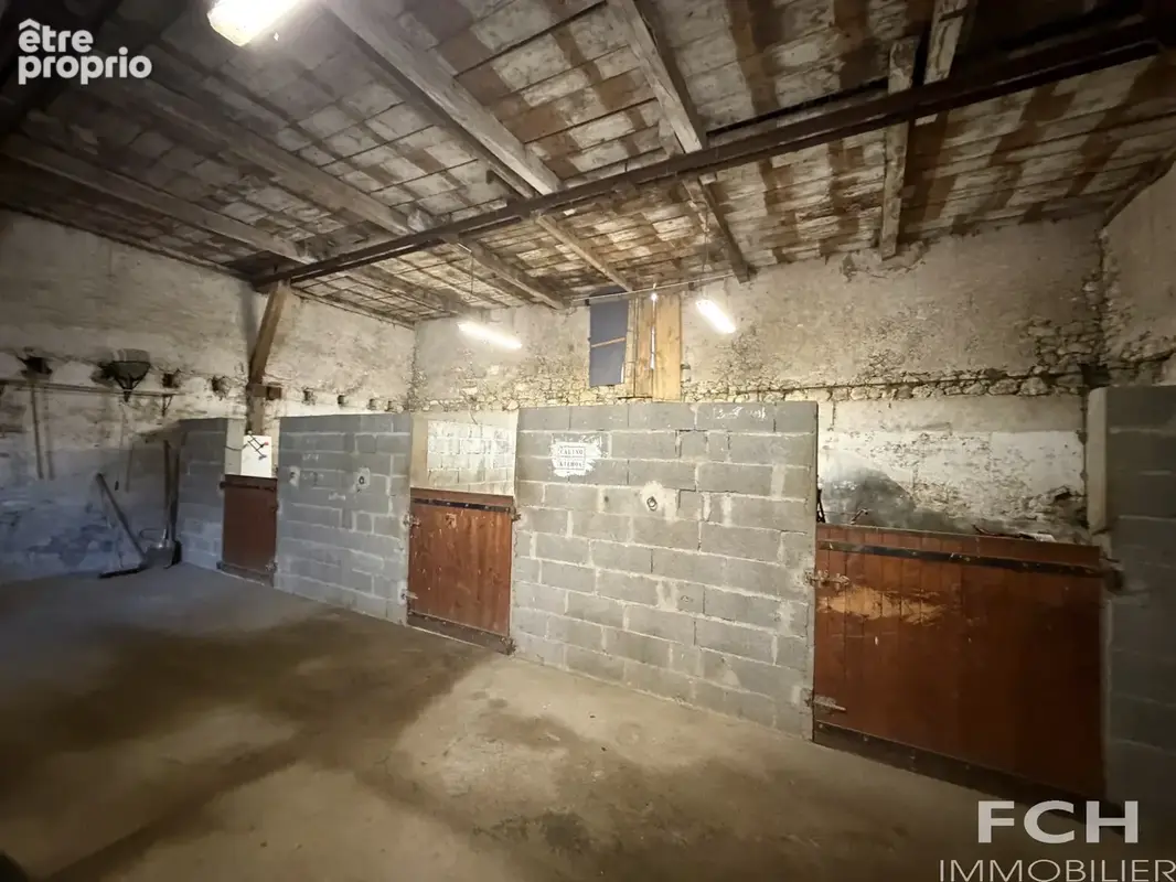 Magnifique domaine en pierres avec maison, fermette, grange et dépendances - photo 19