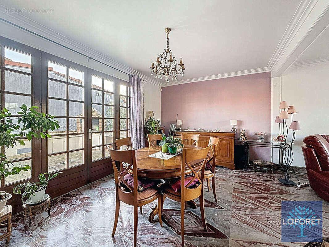 Maison à VIGNEUX-SUR-SEINE