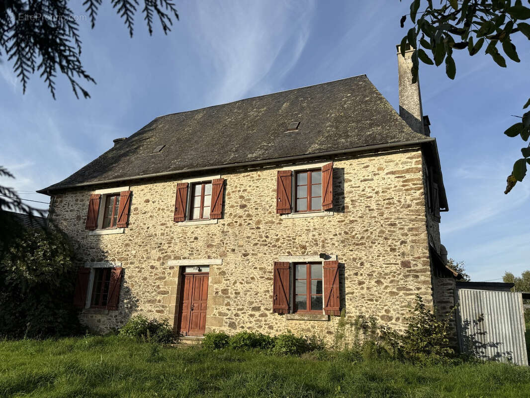 Maison à PERPEZAC-LE-NOIR