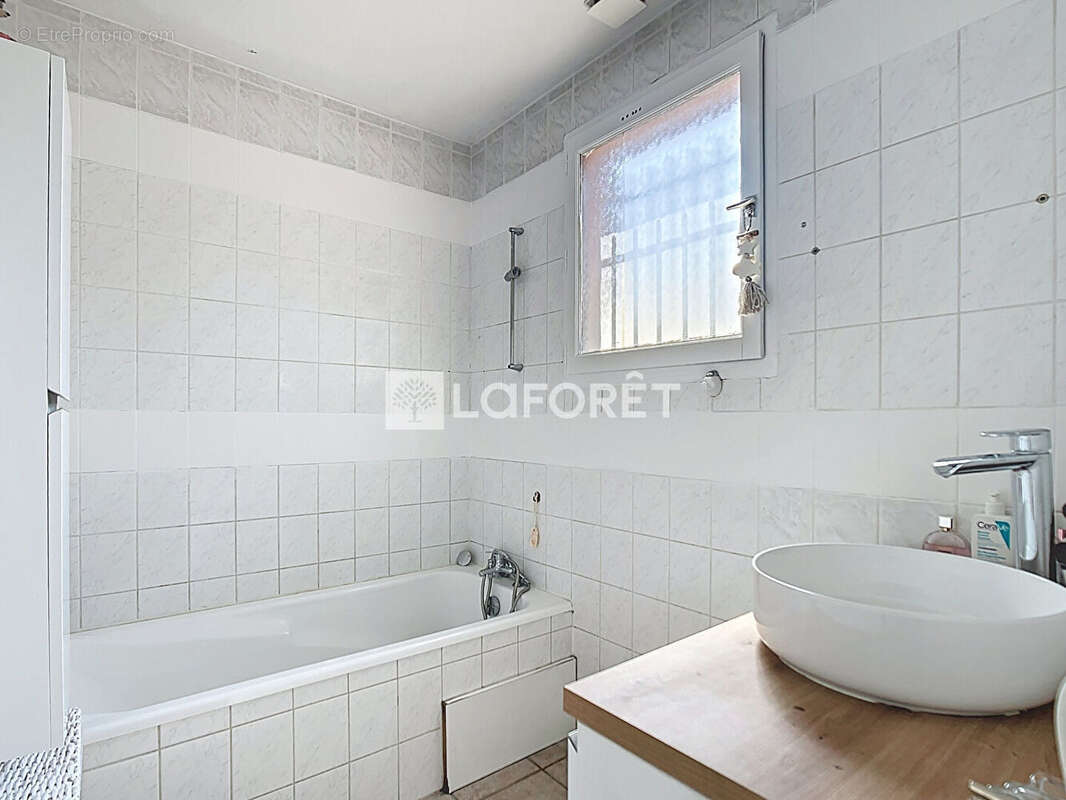 Maison à SAINT-DIDIER-DE-FORMANS