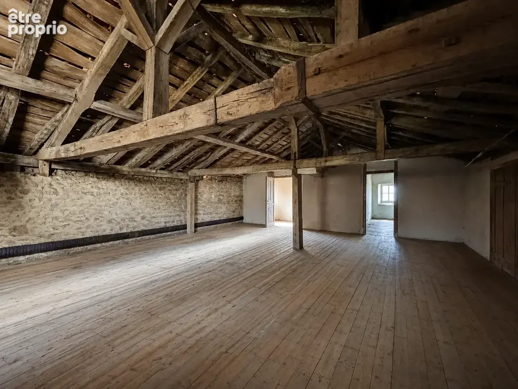Belle maison de caractère à rénover proche commerces - photo 16
