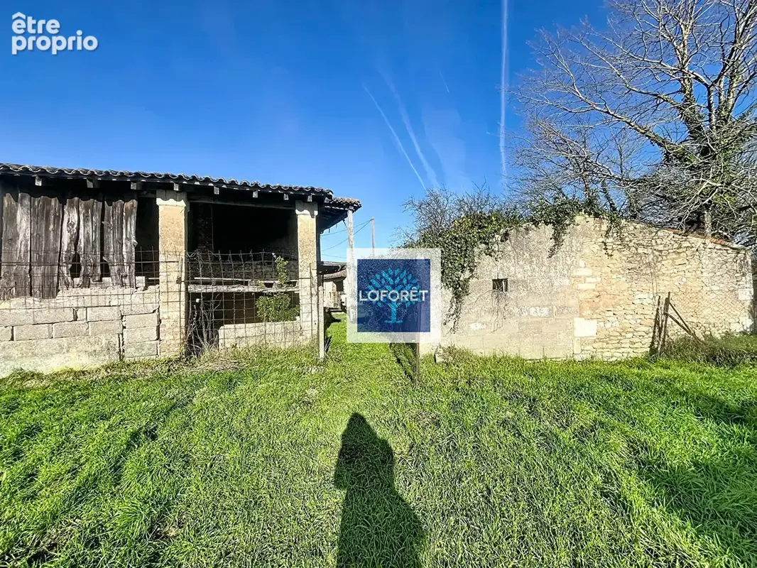 Bâtiments avec jardin proche première commodités - photo 2
