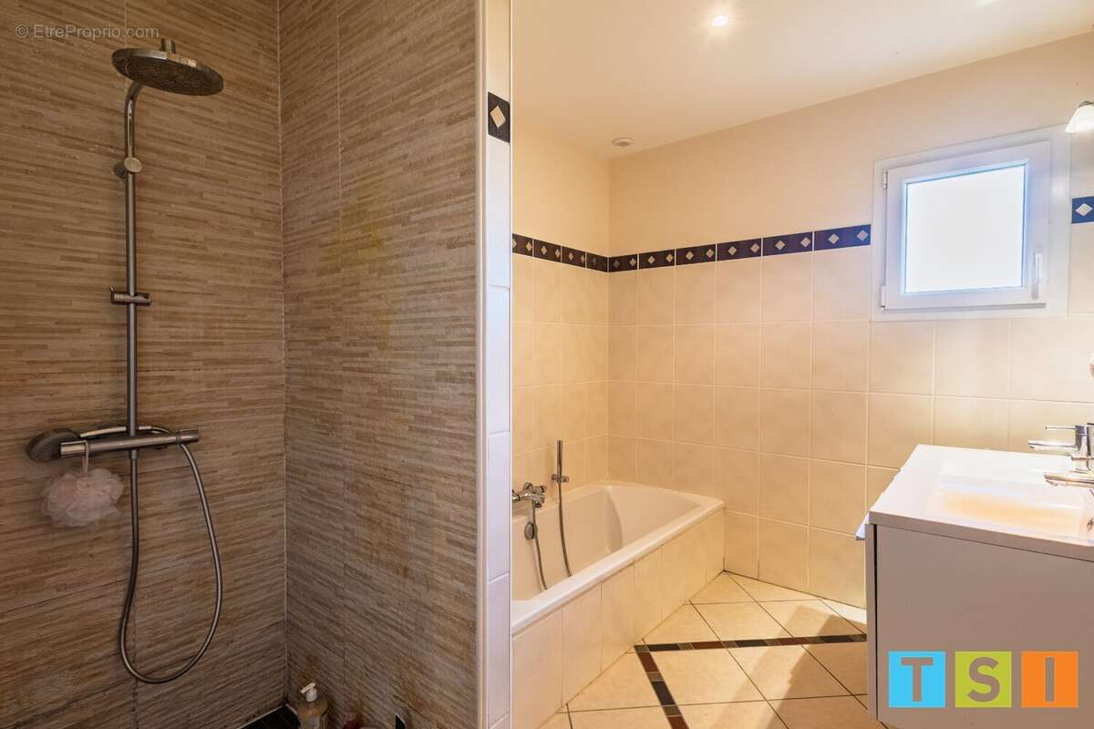 Maison à MONTESQUIEU-VOLVESTRE