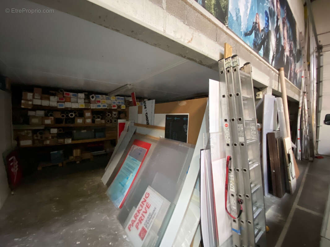 Commerce à SAINT-GENIS-LAVAL