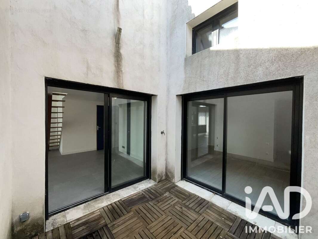 Maison 147 m² à Saint-Cyr-Du-Doret  - photo 6