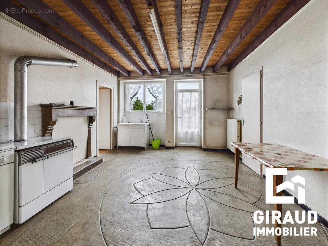 Maison à SAINT-CYR-DES-GATS