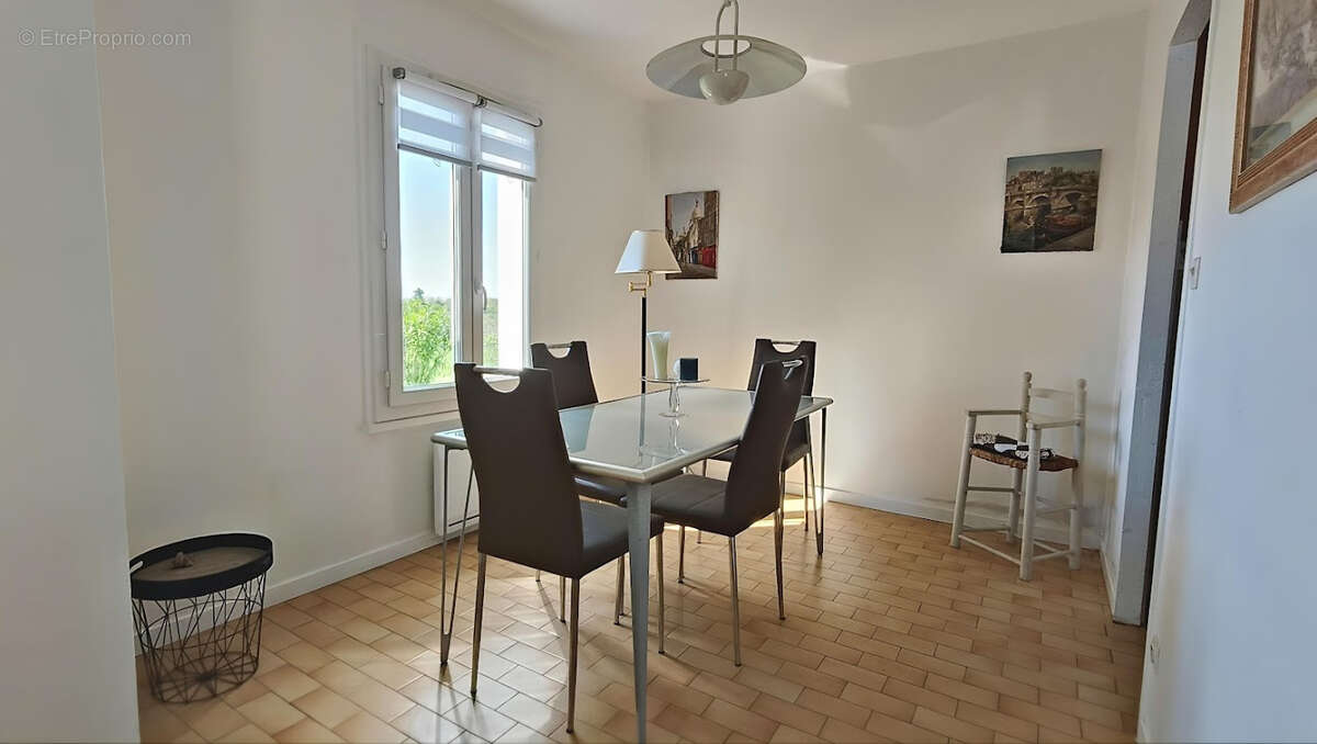 Maison à SAINT-SEURIN-DE-CURSAC