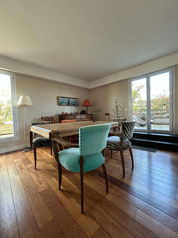 Appartement à PARIS-14E