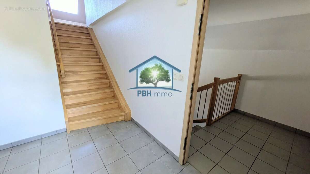 RIEDHEIM (67) - Appartement Duplex inversé F4/5 avec Terrasse, Cave et Parkings - photo 5