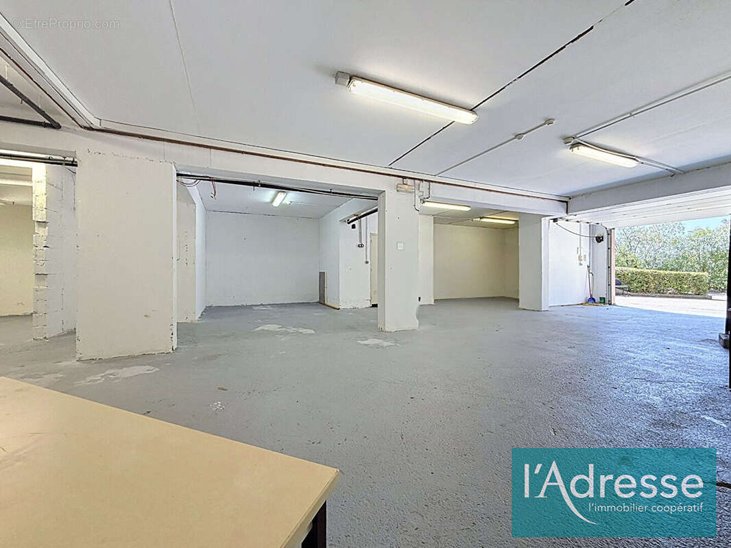 Entrepôt avec bureaux climatisés - 228 m² - Secteur Finosello - photo 10