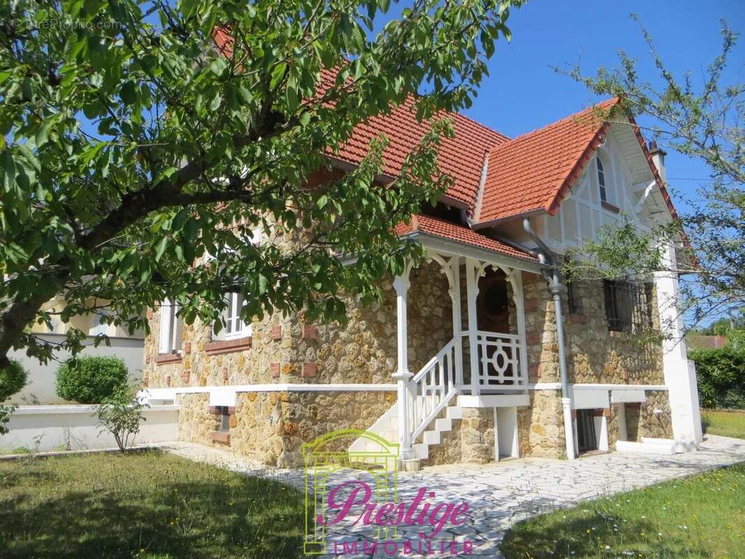 Maison à MAISONS-LAFFITTE