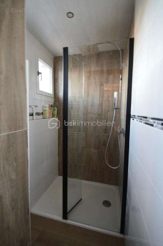 Maison à SAINT-LAURENT-DE-LA-SALANQUE