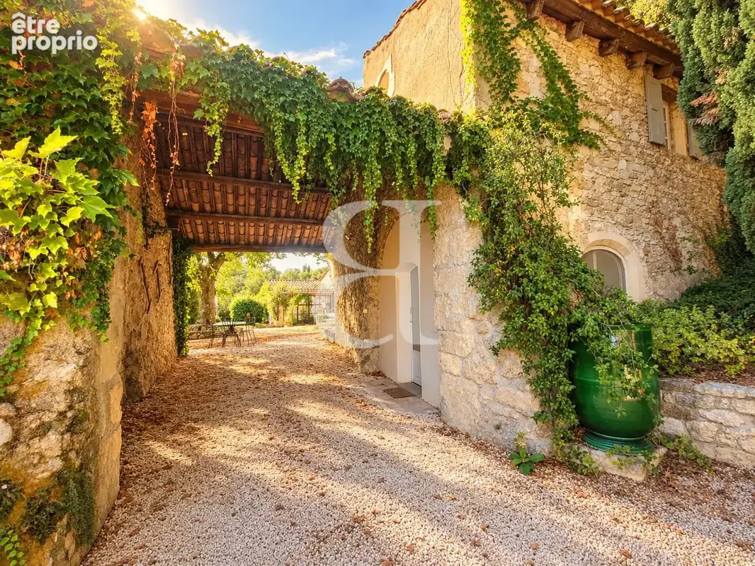 Maison 12 pièces 354 m² à vendre à Grignan (26230) - photo 5