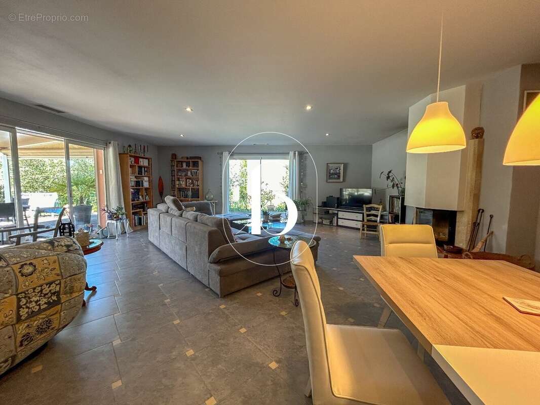 Maison 136 m² à Barjac  - photo 3