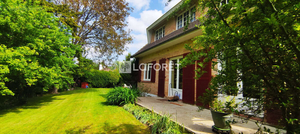 Maison Hesdin 6 pièce(s) 140 m2 - photo 2