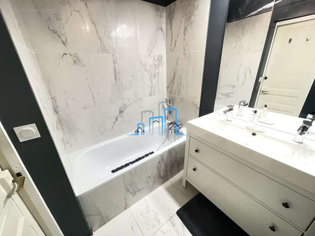 Appartement à PARIS-10E