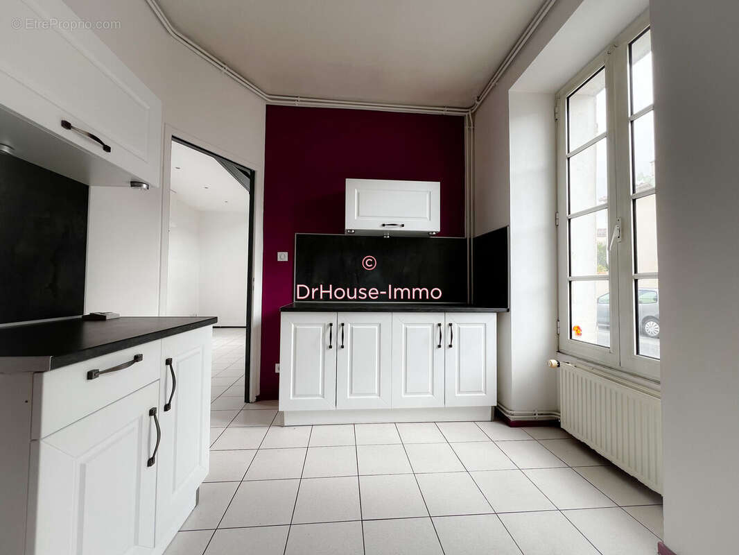 Appartement 75 m² à Lucon  - photo 3