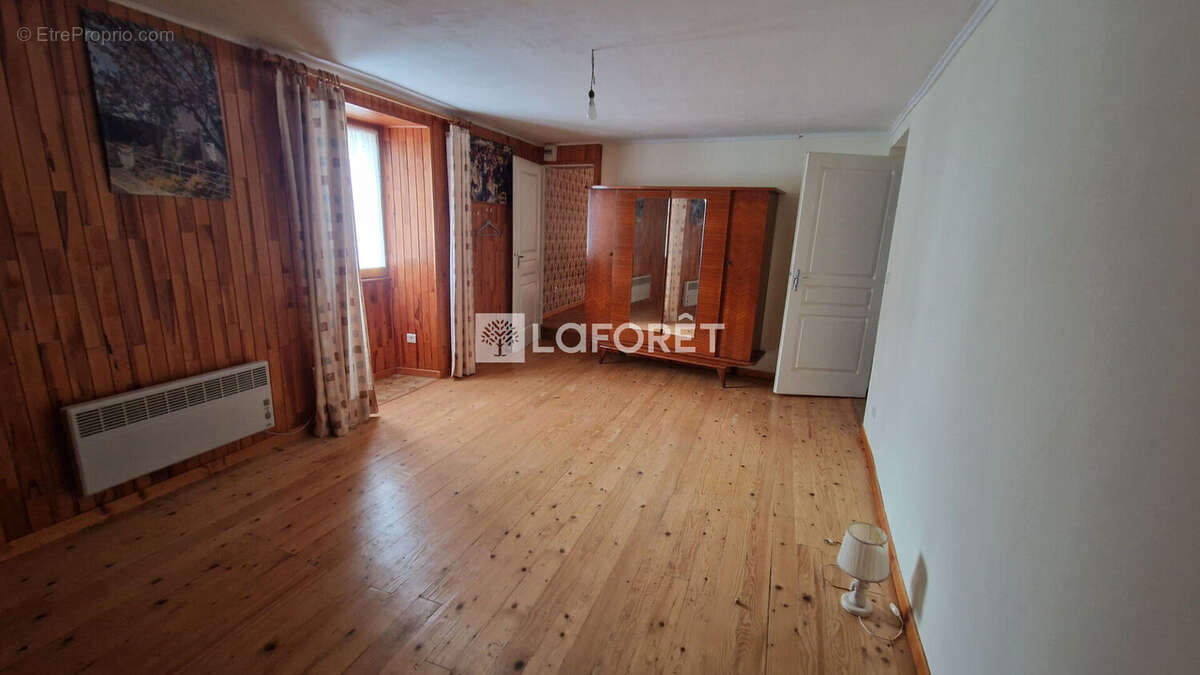 Maison à LA CHAPELLE-SUR-FURIEUSE