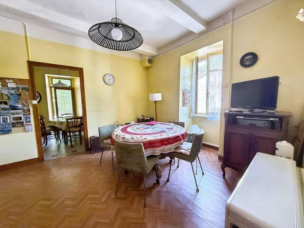   - Maison à JAUJAC