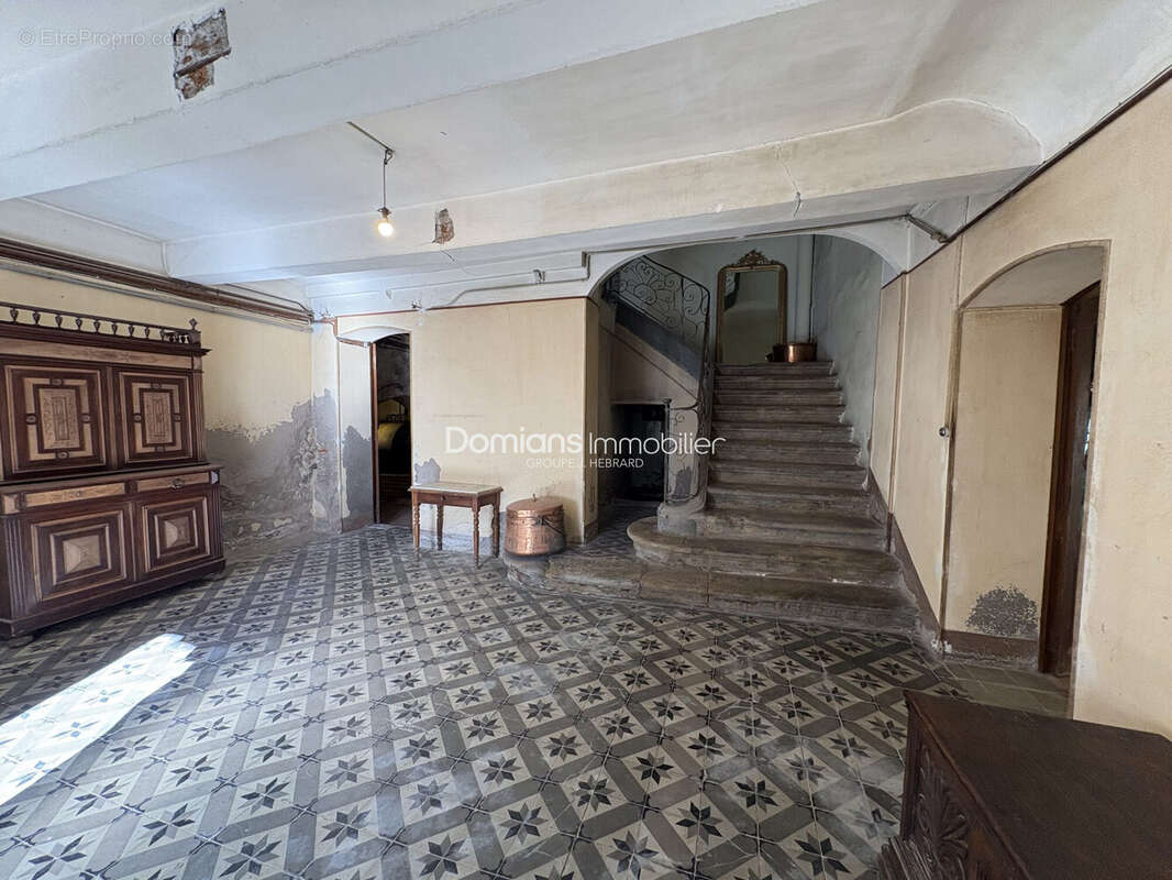 Maison 310 m² à Llupia  - photo 4