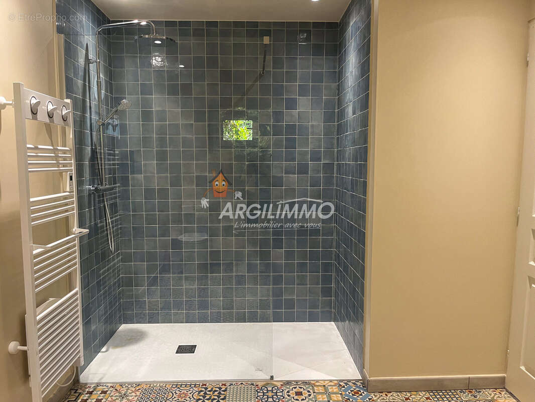 Propriété avec deux habitations et piscine - photo 20