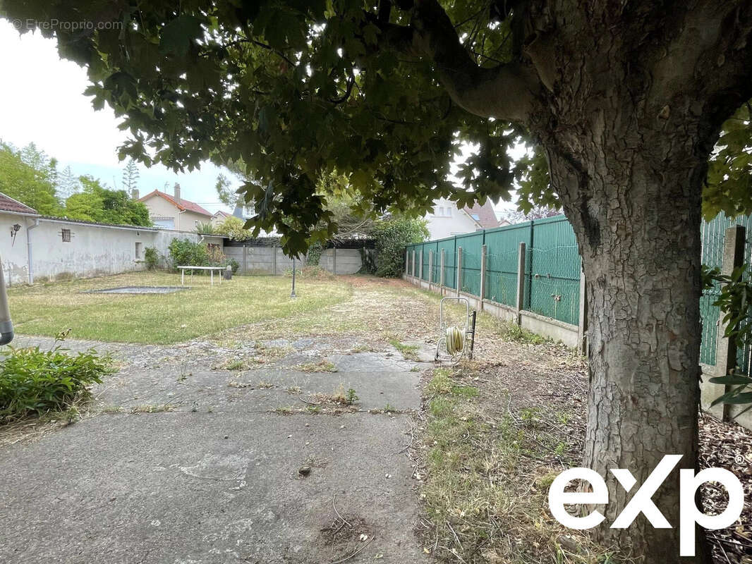 Terrain à CONFLANS-SAINTE-HONORINE