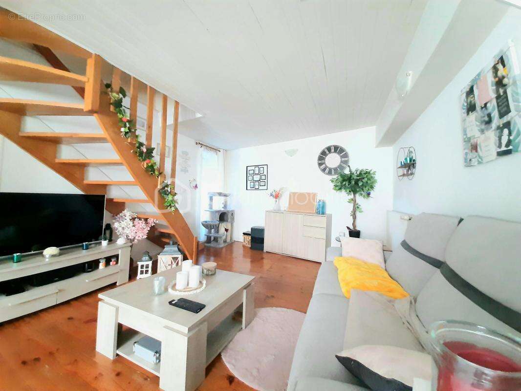 Appartement à SAINT-JUNIEN