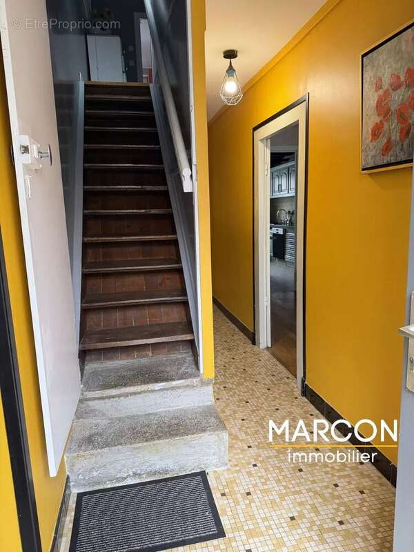 Maison à LE BOURG-D'HEM