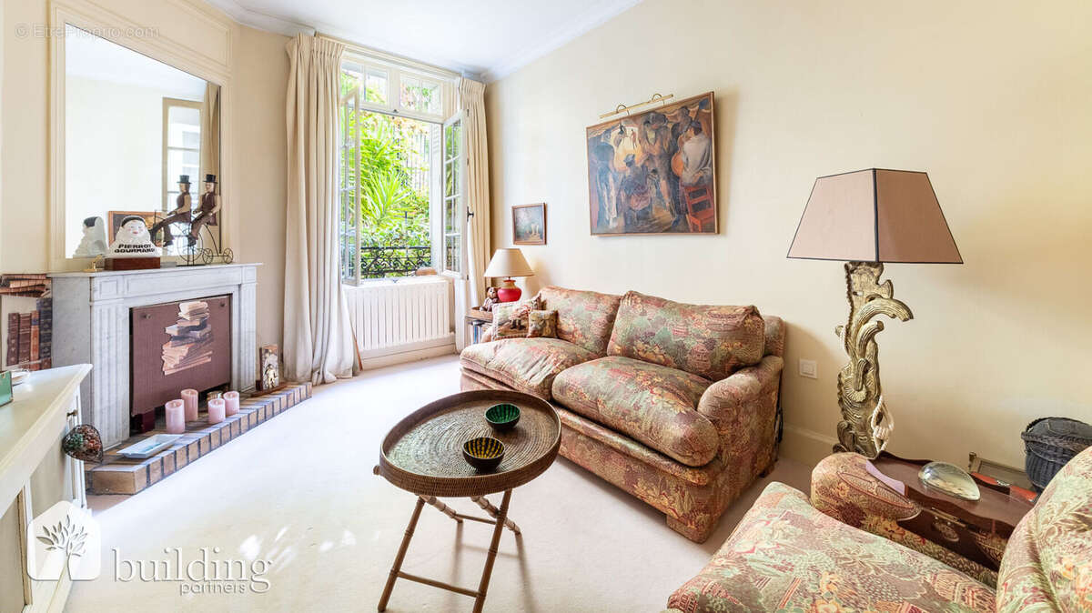 Appartement à PARIS-17E