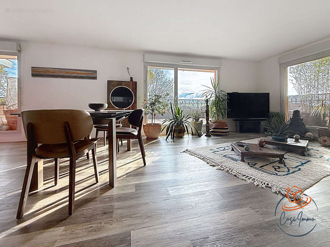 Appartement à CESSY