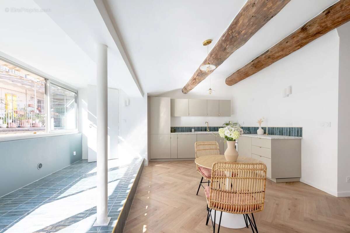 Appartement à MARSEILLE-5E