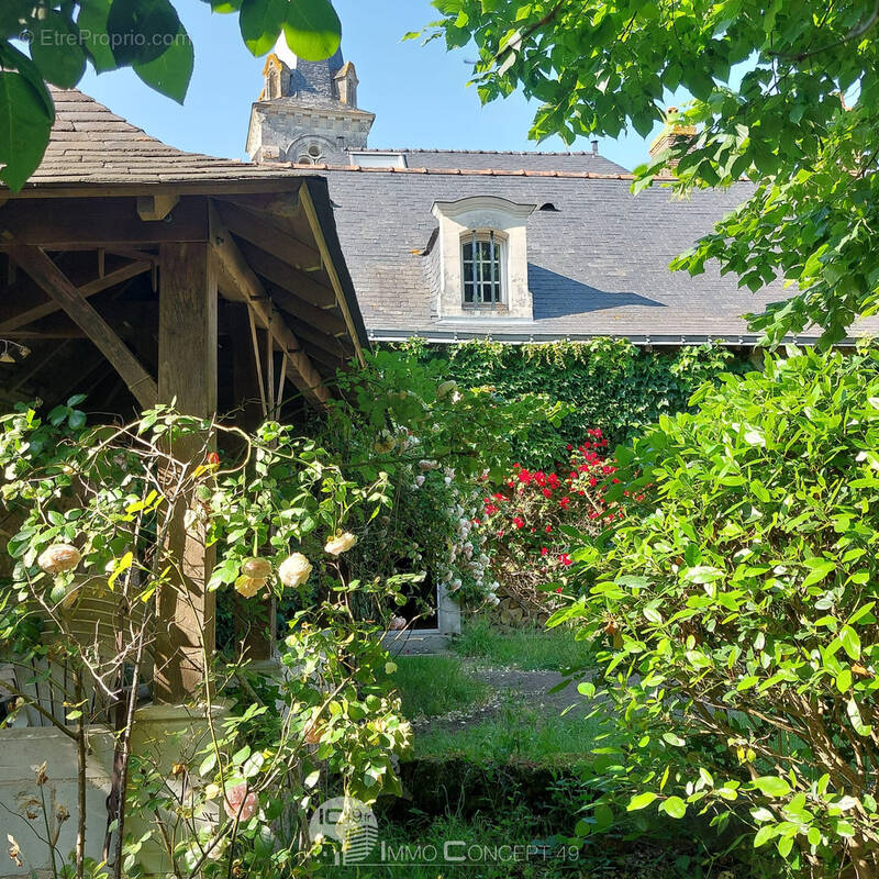 Maison à SOULAIRE-ET-BOURG