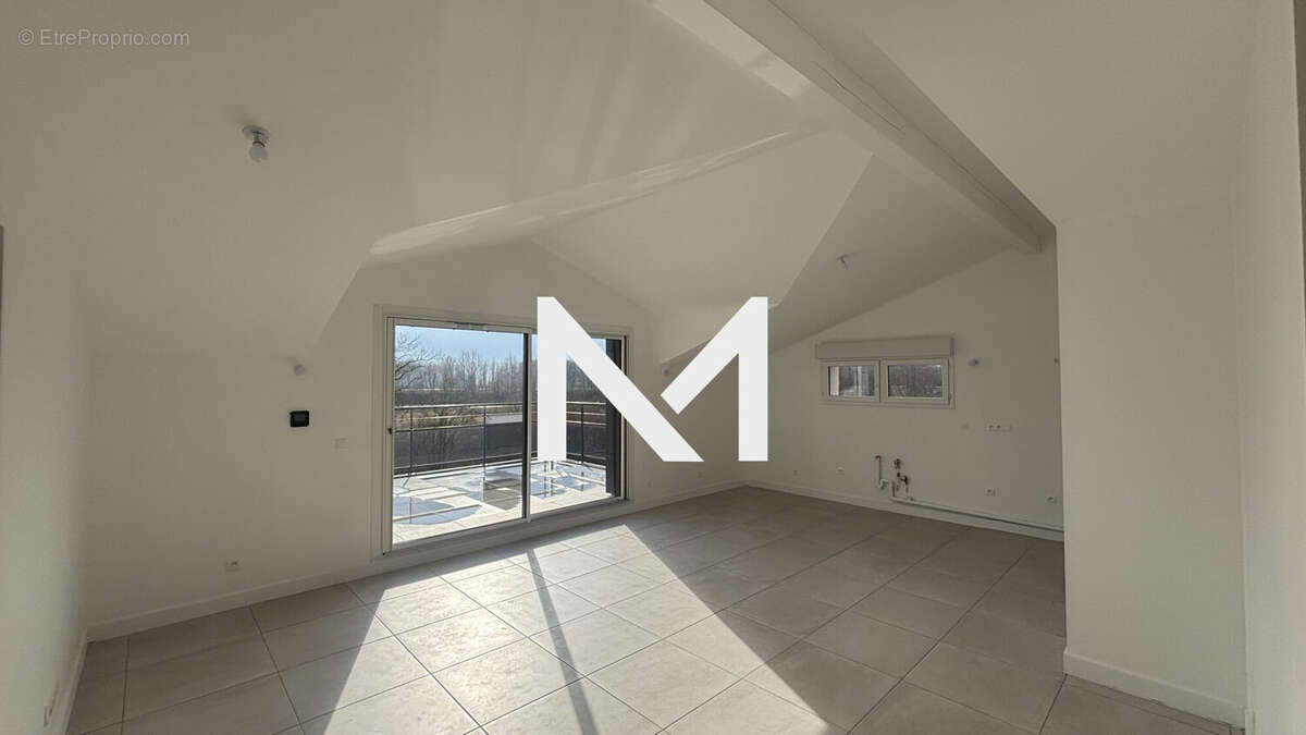 Appartement à MEYLAN
