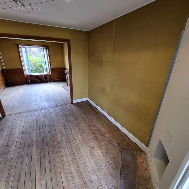 Maison à RIOM-ES-MONTAGNES