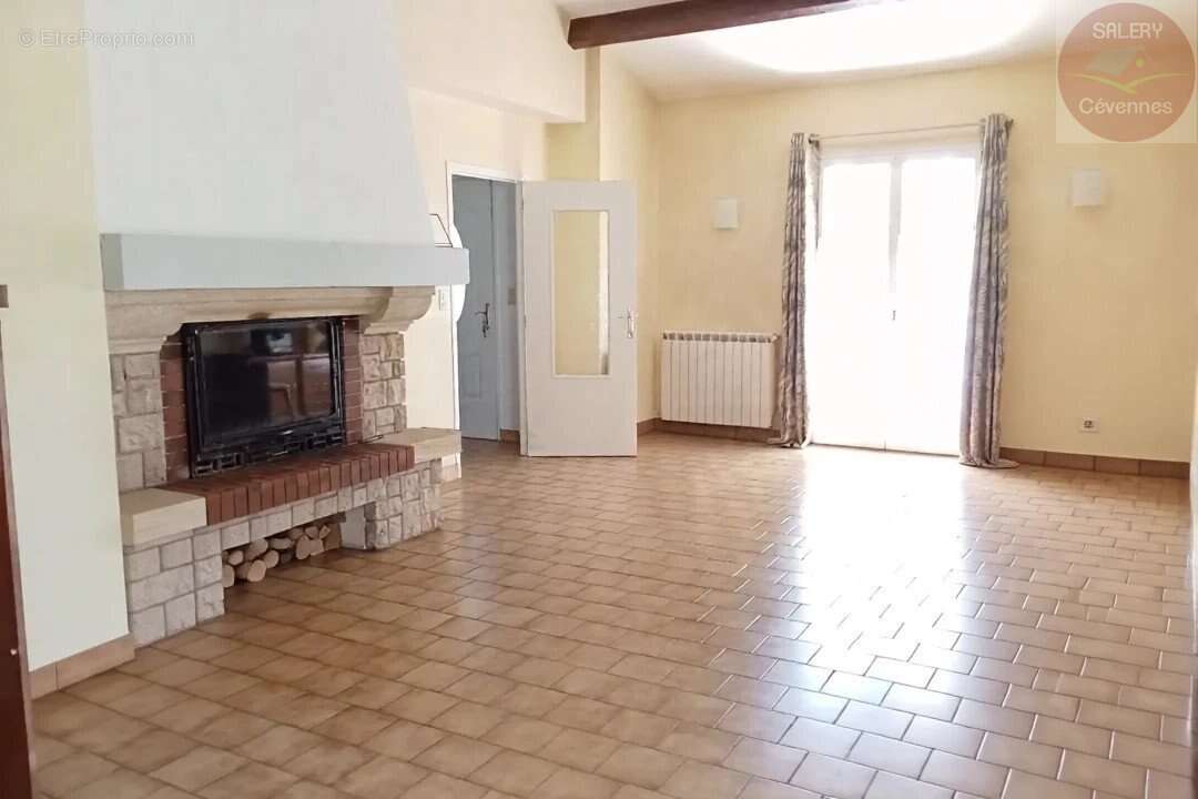 Maison à SAINT-HIPPOLYTE-DU-FORT