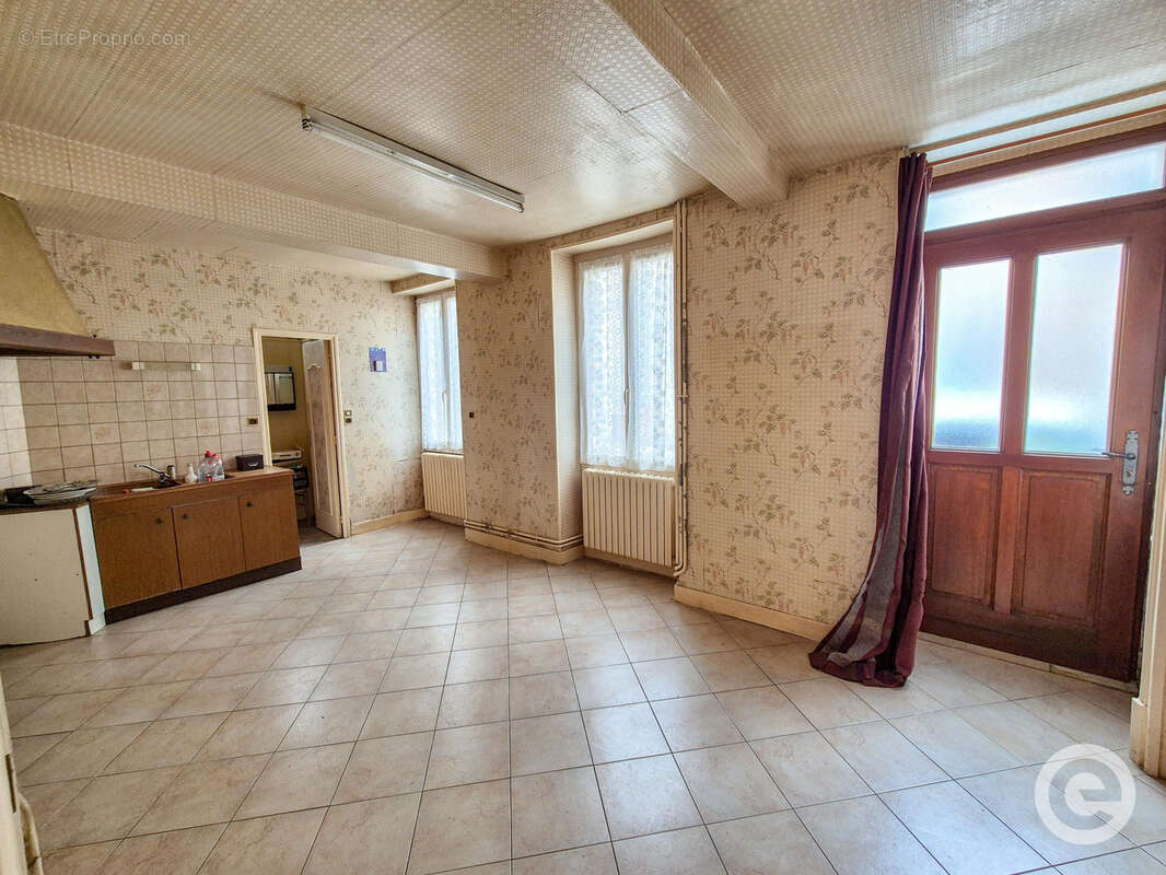 Maison 5 pièces de 127m2 avec dépendance à Ravières - photo 7