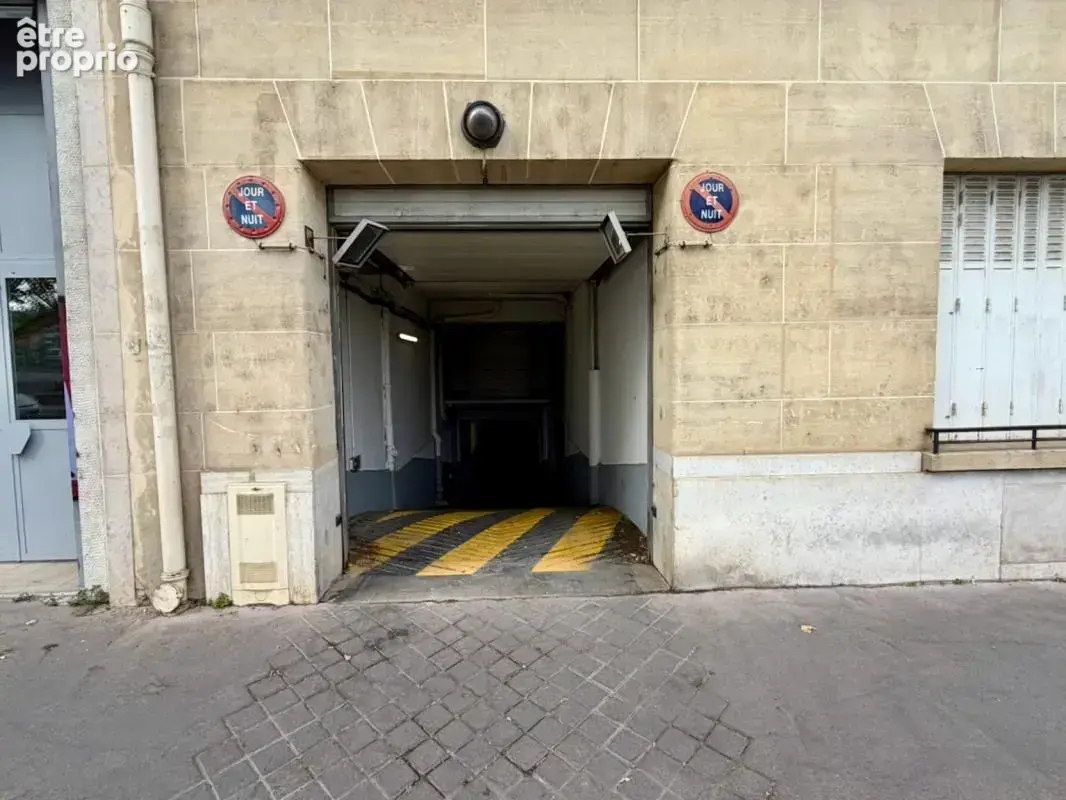 Stationnement - photo 2