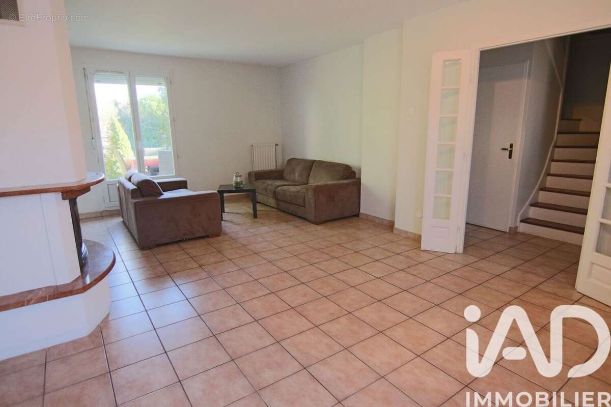 Photo 2 - Maison à SAVIGNY-LE-TEMPLE