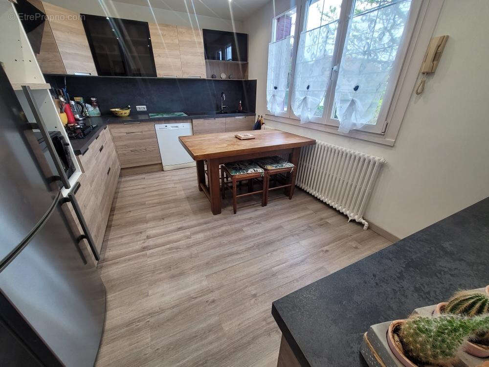 Maison à LE THILLAY