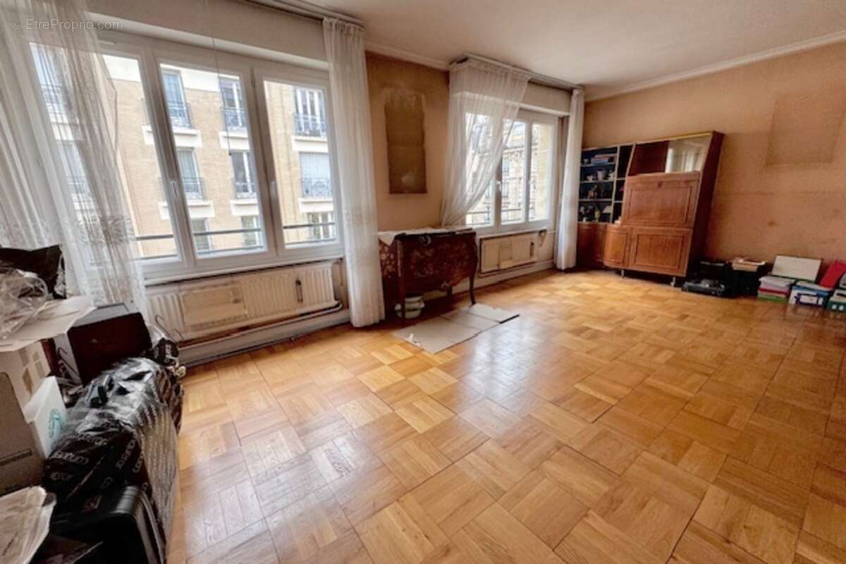 Appartement à PARIS-11E
