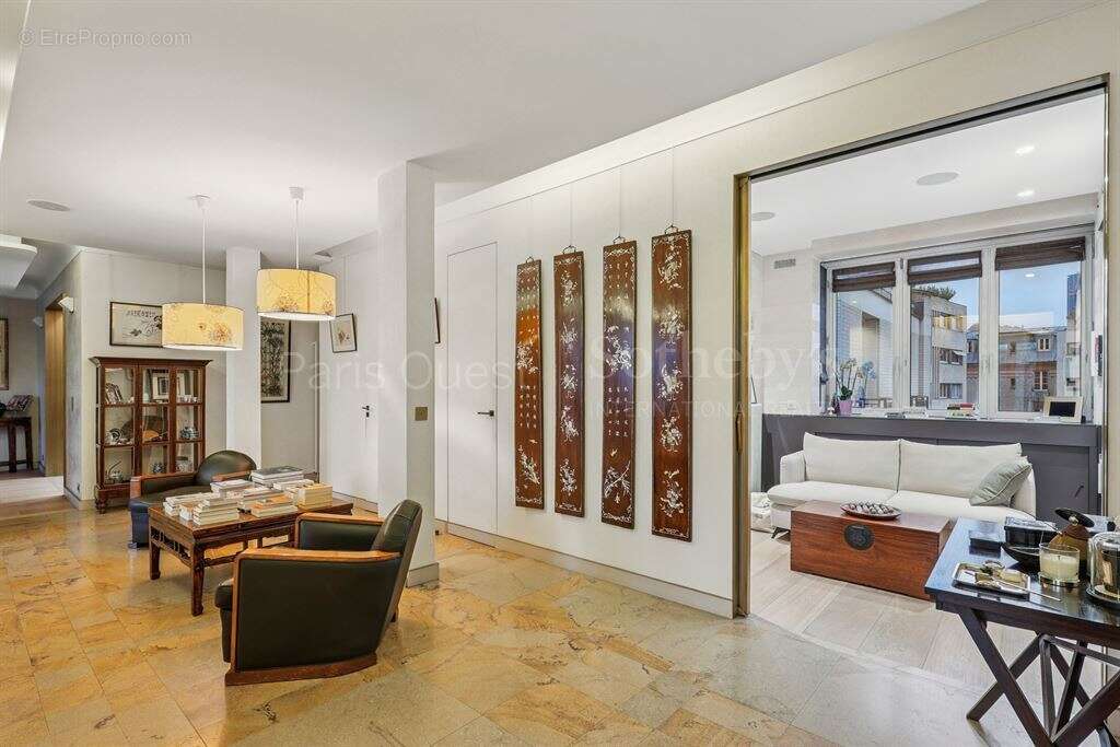 Appartement à PARIS-7E