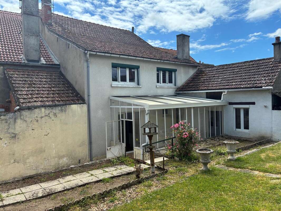 Maison 178 m² à Myennes  - photo 2