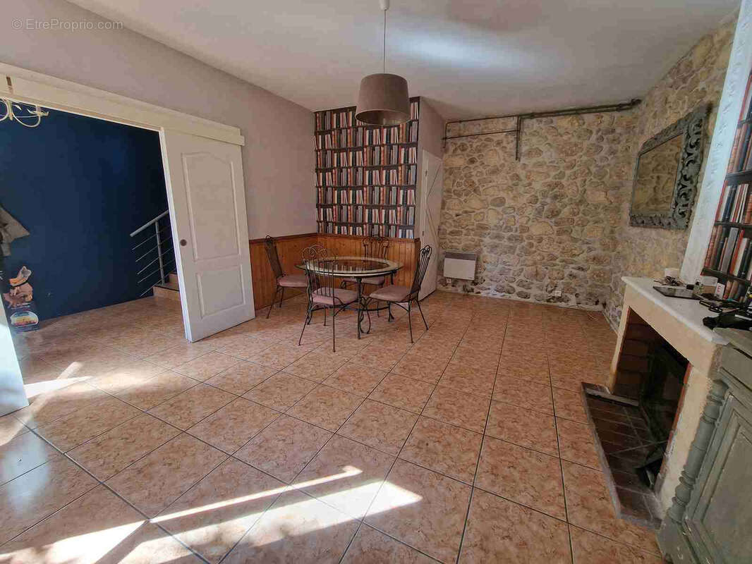 Belle maison en pierre avec piscine au calme dans un quartier résidentiel - photo 6