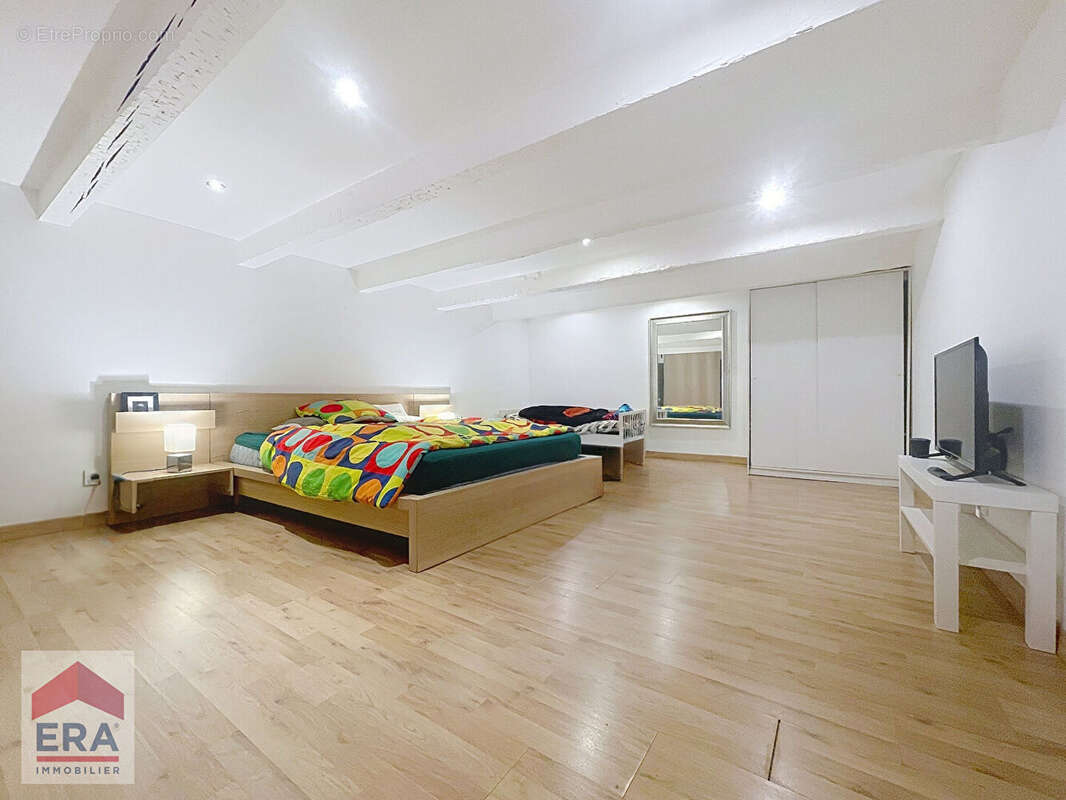 Appartement à MARSEILLE-2E